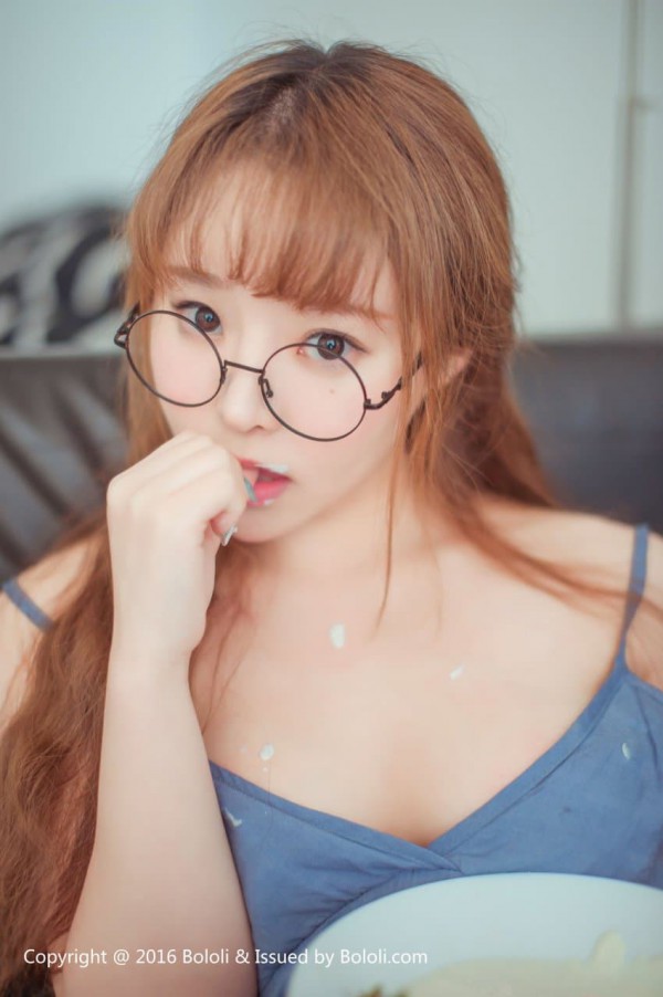 딸기먹는 대륙얼짱.