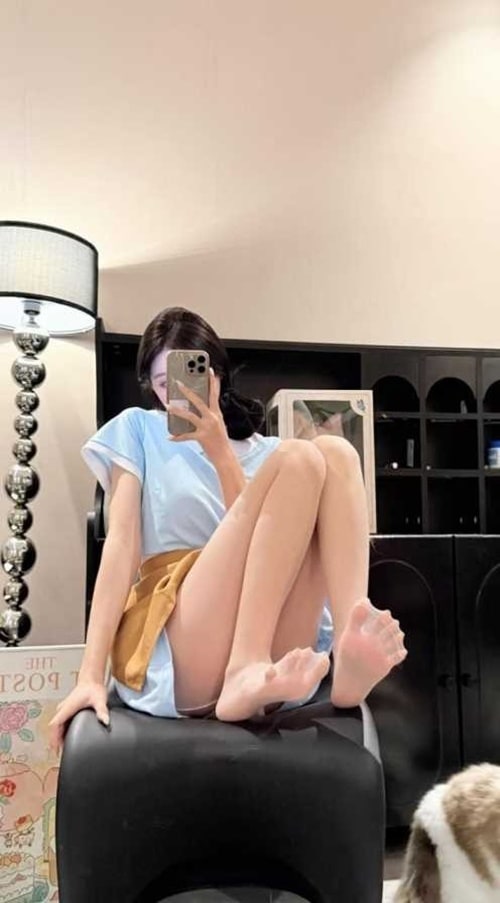 각선미 셀카