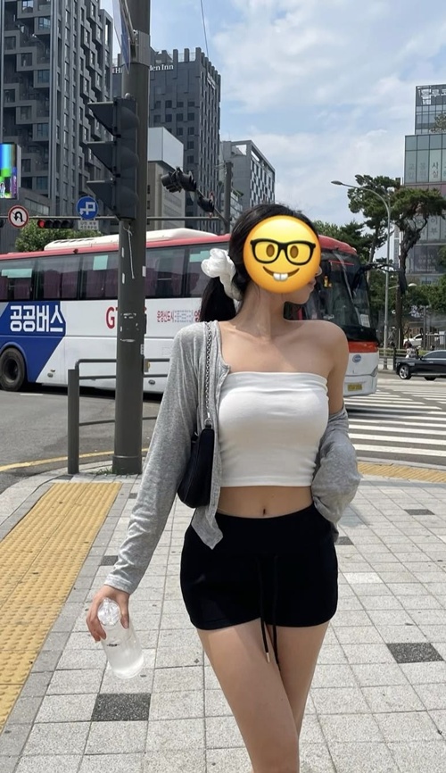 운동으로 다져진 몸매