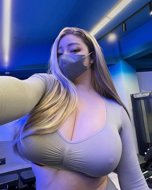 이름모르는 엄청난 모델