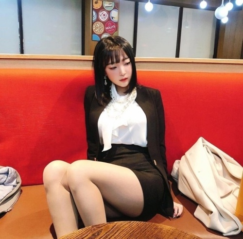 빨간쇼파 아가씨