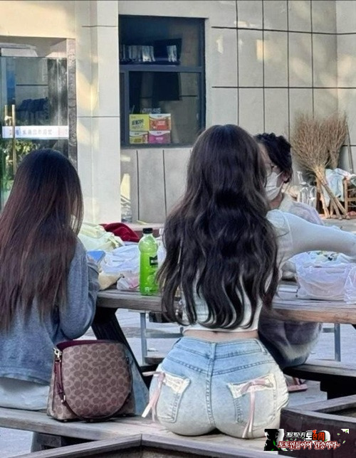 정말 지나치수 없는 뒤태네