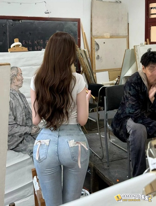 뒤태 핏 지립니다 뒤태 핏 지립니다