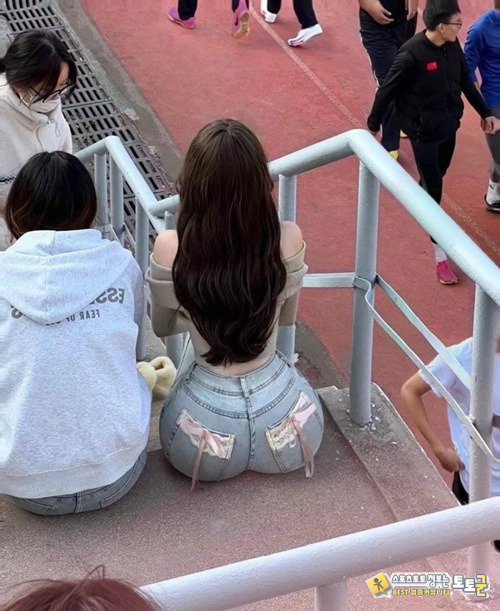 뒤태 핏 지립니다 뒤태 핏 지립니다