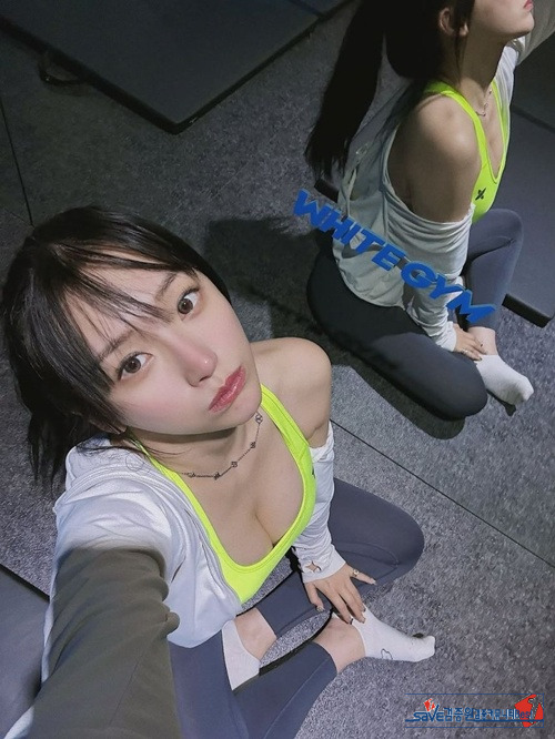 헬스장에서 운동은 안하고