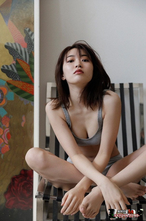 배우 요시나가 아유리