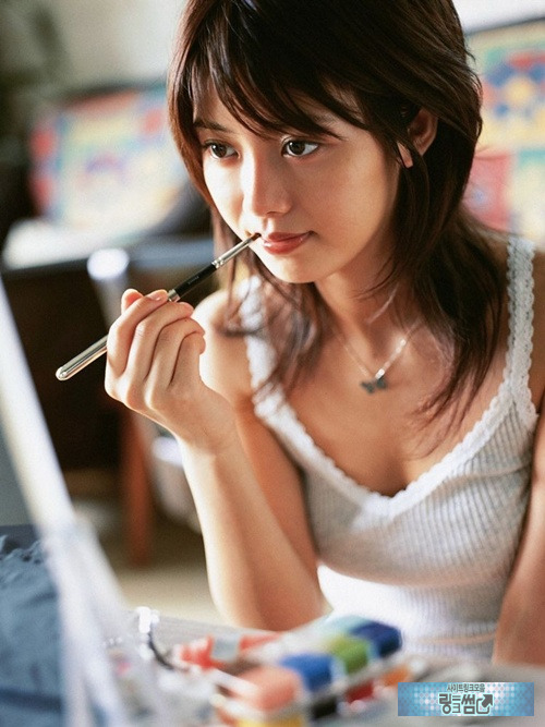 일본모델들은 그냥 야해보여