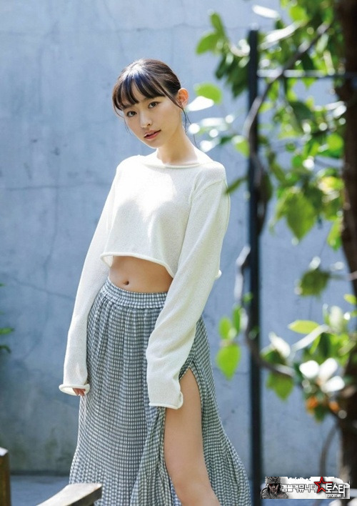 긴 생머리 잘어울리는 그녀