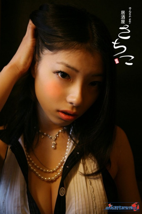 검은색이 잘어울리네