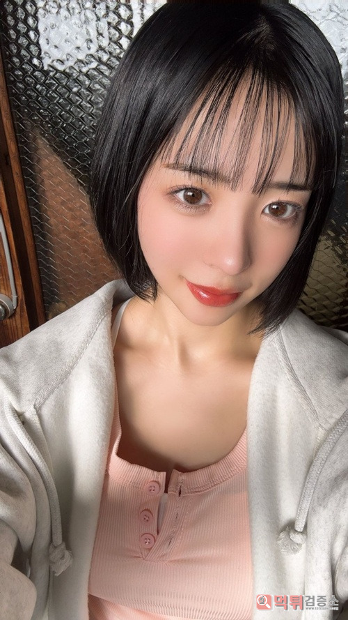 데뷔 앞둔 그라모델