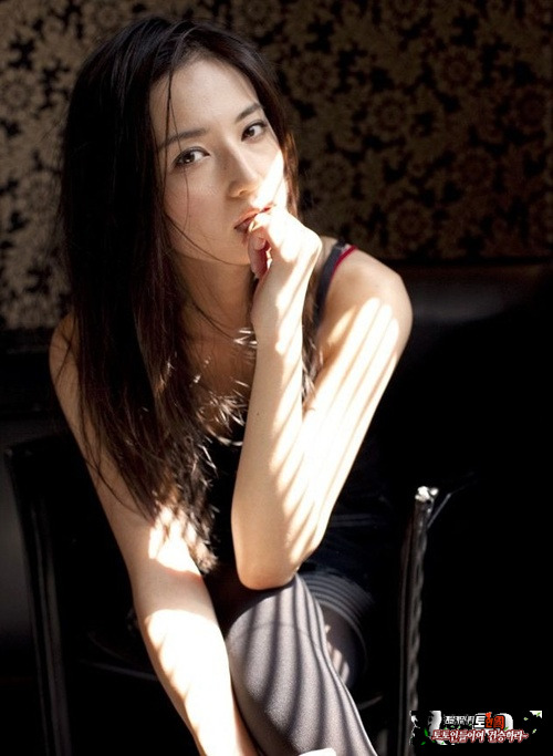 블랙의상의 섹시함이 있지