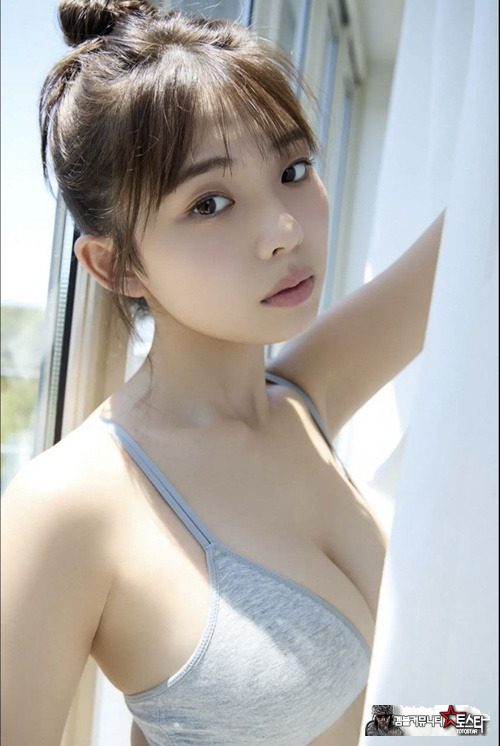 아이돌, 배우 키쿠치 히나