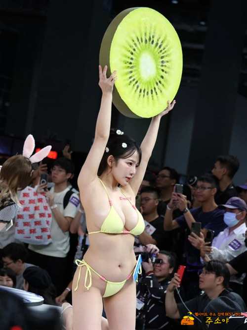 모델 아마키 쥰