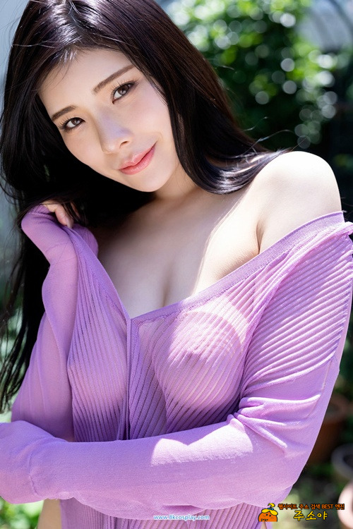 복장이 그냥 야해