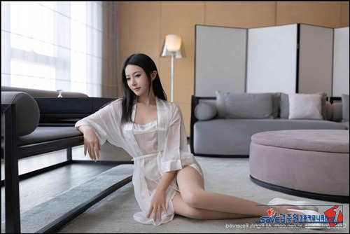 다리 정말 얇네