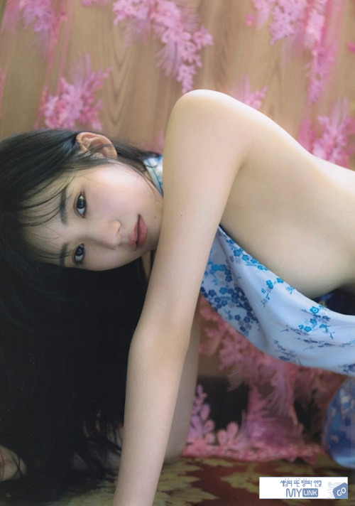 풀어헤친 의상 너무좋으네요