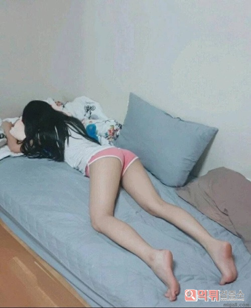 자취하는 여사친 자취하는 여사친