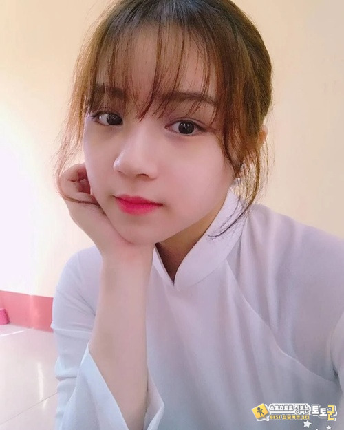 아오자이 짤로 유명한 처자