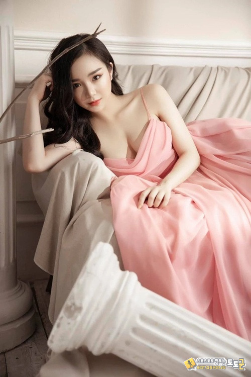 아오자이 짤로 유명한 처자