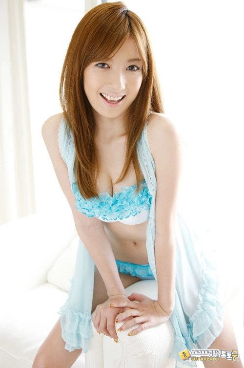모델 코쿠보 나나
