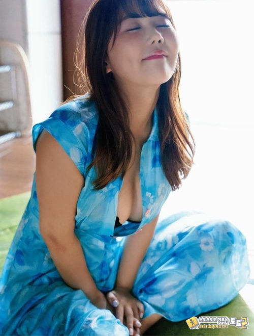 모델 나나차