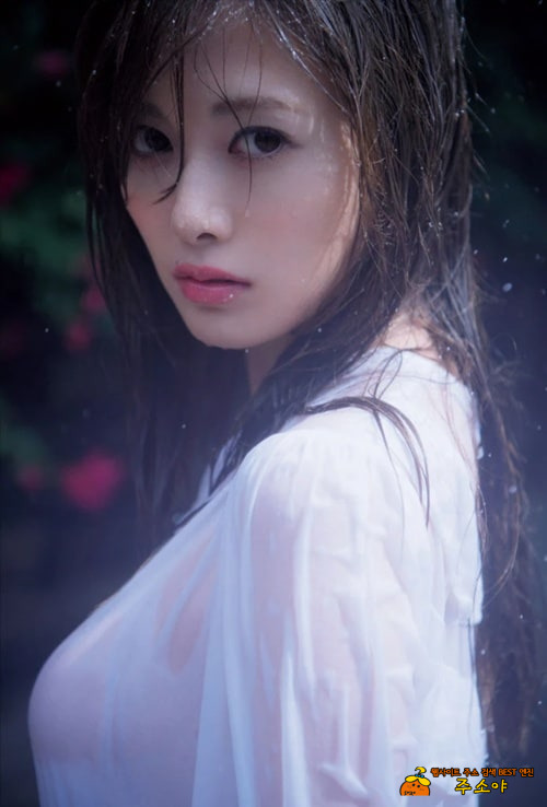 노기자카46의 전 센터 시라이시 마이