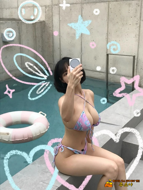수줍은 비키니누나